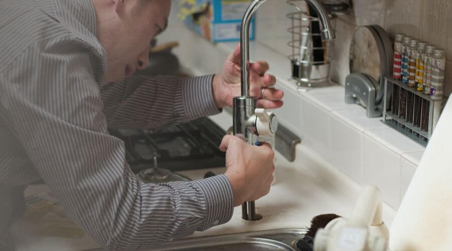 Expert burst pipe repair services in Farmersburg, IN